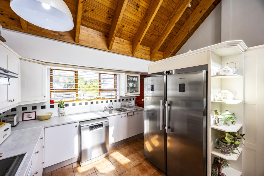 4 Bedroom Property for Sale in Bonza Bay Eastern Cape